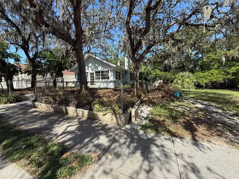810 Virginia Ave, Tarpon Springs, FL 34689