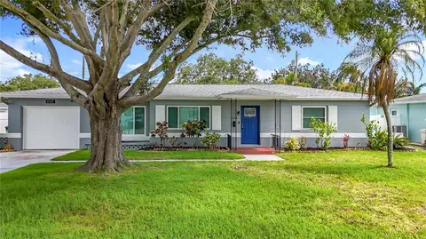 6145 50th Ave N, Kenneth City, FL 33709