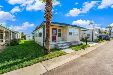 34527 Violet Dr N, Pinellas Park, FL 33781