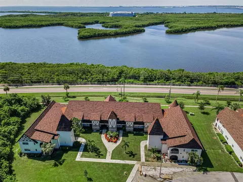 320 N Bayshore Blvd #107, Clearwater, FL 33759