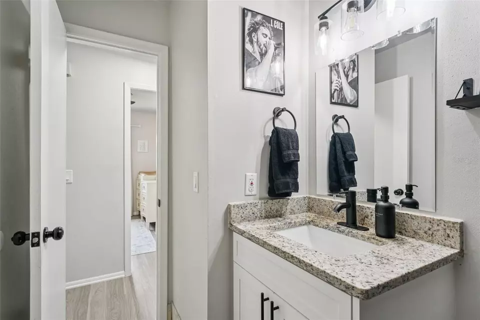 Bath - 4428 Tuna Dr, Tampa, FL 33617 photo 2 of 3