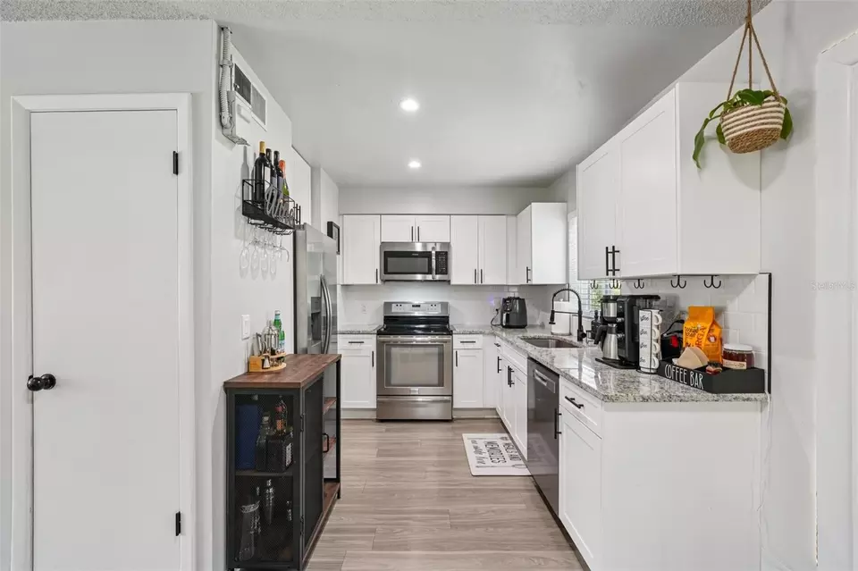 Kitchen - 4428 Tuna Dr, Tampa, FL 33617 photo 1 of 4