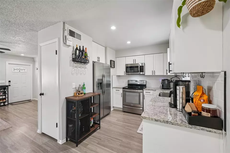 Kitchen - 4428 Tuna Dr, Tampa, FL 33617 photo 2 of 4
