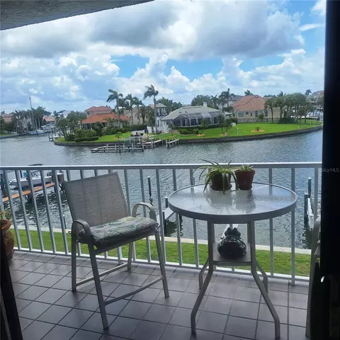 719 Pinellas Bayway S #203, Tierra Verde, FL 33715