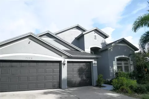 7326 Guilford Pine Ln, Apollo Beach, FL 33572