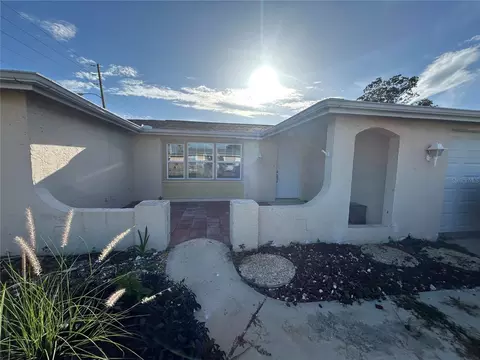 9005 Lunar Ln, Port Richey, FL 34668