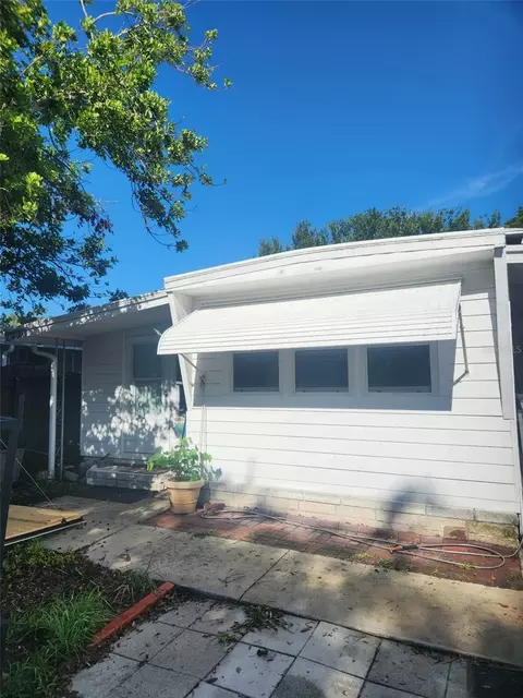 5320 W Pine St N, Saint Petersburg, FL 33709