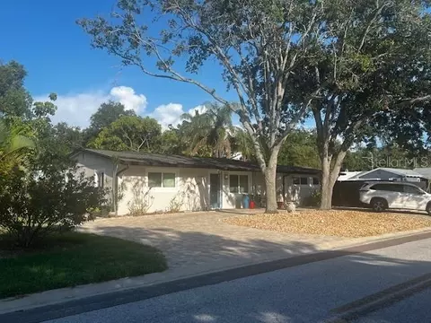 4095 Locust St NE, Saint Petersburg, FL 33703