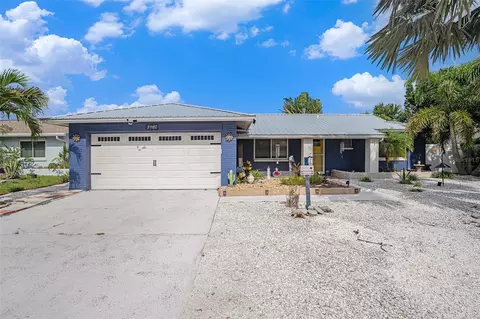 6634 Woodland Blvd N, Pinellas Park, FL 33781