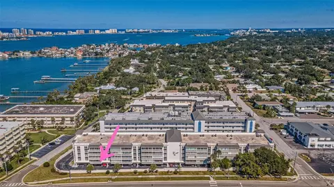 131 Bluff View Dr #111, Belleair Bluffs, FL 33770