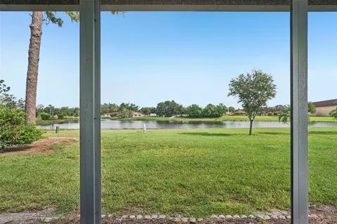 201 Kings Blvd #19, Sun City Center, FL 33573