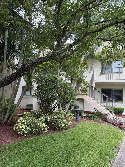 3300 Fox Chase Cir N #232, Palm Harbor, FL 34683