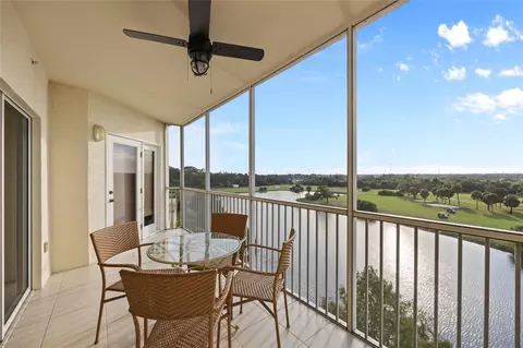 1200 Country Club Dr #5402, Largo, FL 33771