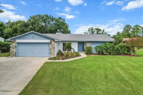 18645 San Rio Cir, Lutz, FL 33549