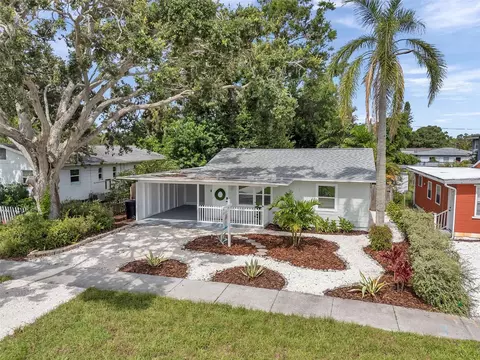 1113 55th St S, Gulfport, FL 33707