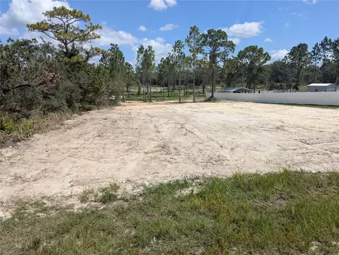 13201 Papercraft Ave, Weeki Wachee, FL 34614