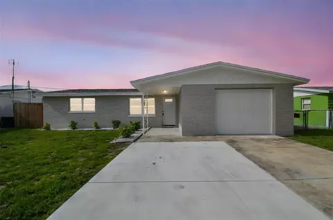 3838 Sablewood Dr, Holiday, FL 34691