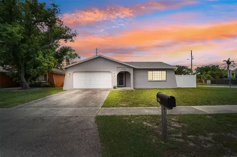 2086 Citrus Hill Ln, Palm Harbor, FL 34683
