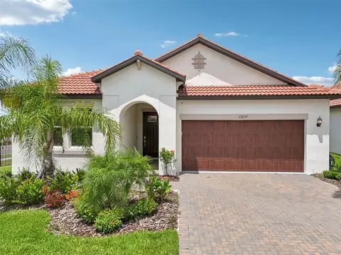 17253 Star Banks St, Wimauma, FL 33598