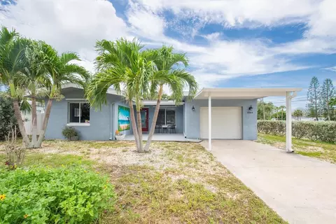 15814 3rd St E, Redington Beach, FL 33708