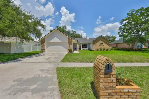 7411 Mint Julep Dr, Riverview, FL 33578