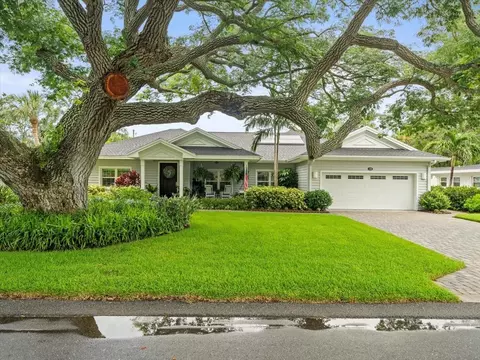 128 Palmetto Ln, Largo, FL 33770