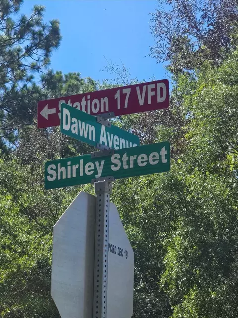 600 Dawn Ave, Interlachen, FL 32148