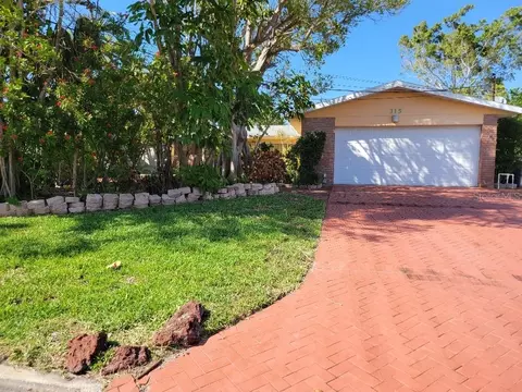 315 S Tessier Dr, Saint Pete Beach, FL 33706