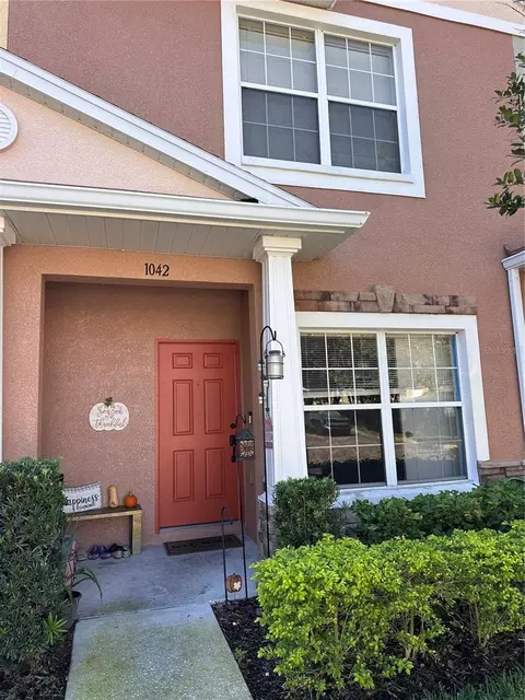 1042 N Sleepy Oak Dr, Wesley Chapel, FL 33543