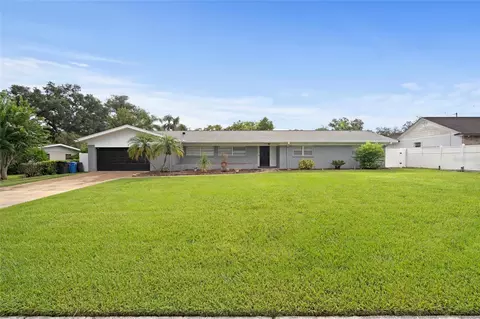 605 Gay Ann Dr, Valrico, FL 33594