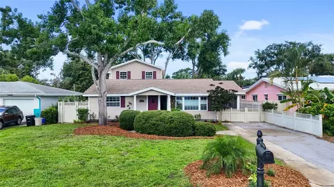 1521 60th St S, Gulfport, FL 33707