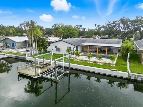 1474 54th Ave NE, Saint Petersburg, FL 33703