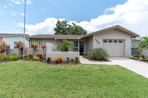 4556 Great Lakes Dr S, Clearwater, FL 33762