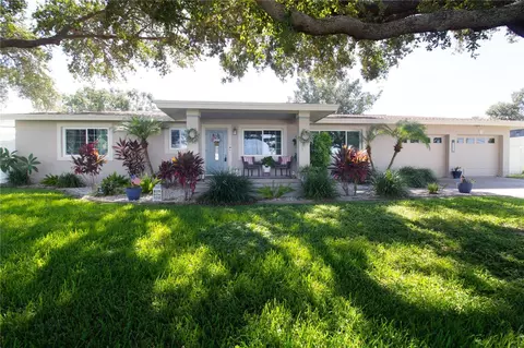 8002 115th St, Seminole, FL 33772
