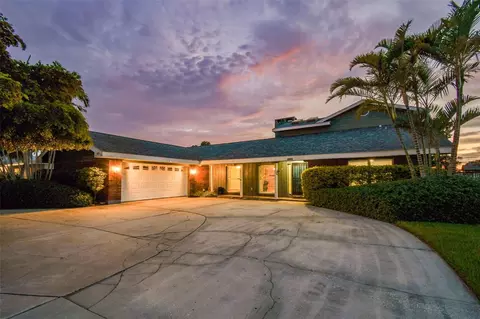 6896 Augusta Blvd, Seminole, FL 33777
