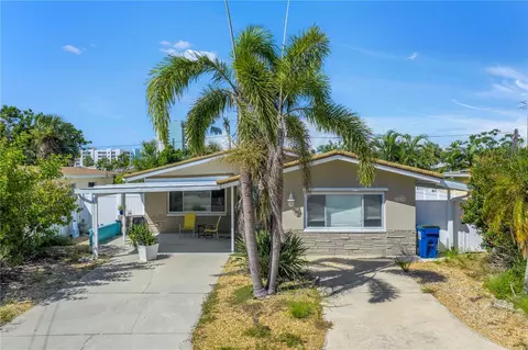 11130 3rd St E, Treasure Island, FL 33706
