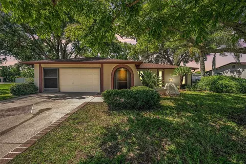 7130 Embassy Blvd, Port Richey, FL 34668
