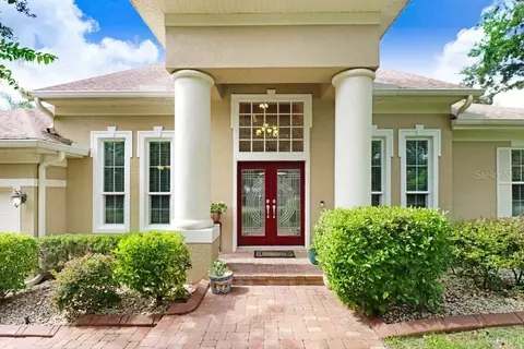 2433 Fox Forest Dr, Lutz, FL 33549