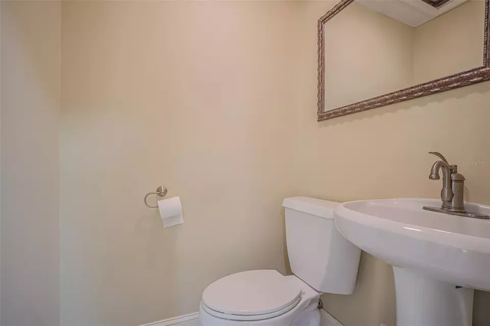 Bath - 2903 Oak Crest Dr, Plant City, FL 33565 photo 2 of 5