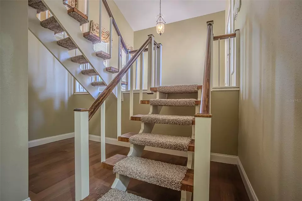 Entry Way - 2903 Oak Crest Dr, Plant City, FL 33565 photo 5 of 8