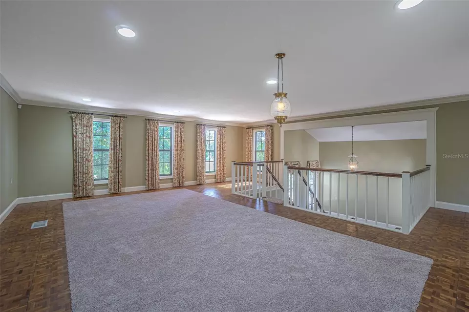 Living - 2903 Oak Crest Dr, Plant City, FL 33565 photo 7 of 8