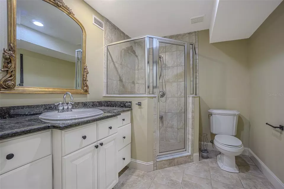 Bath - 2903 Oak Crest Dr, Plant City, FL 33565 photo 1 of 5