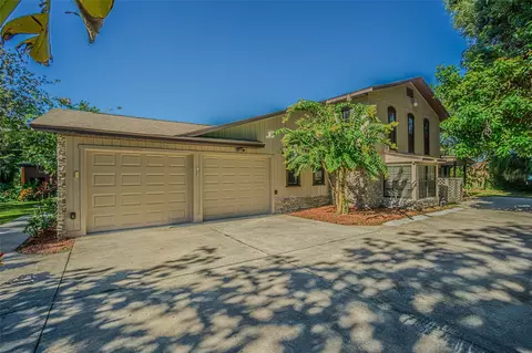 Exterior - 2903 Oak Crest Dr, Plant City, FL 33565 photo 1 of 11