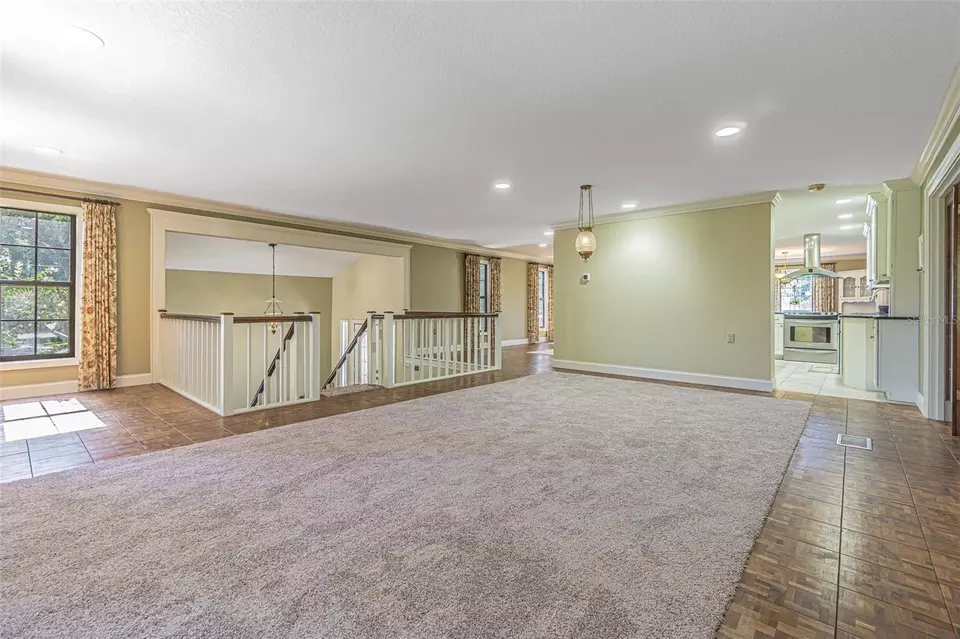 Living - 2903 Oak Crest Dr, Plant City, FL 33565 photo 1 of 8
