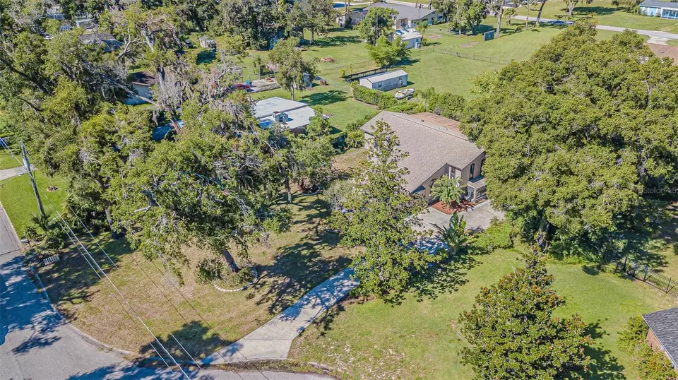 View/Area - 2903 Oak Crest Dr, Plant City, FL 33565 photo 1 of 5