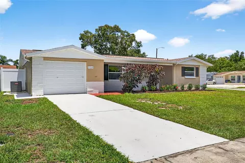 5321 Sparrow Dr, Holiday, FL 34690