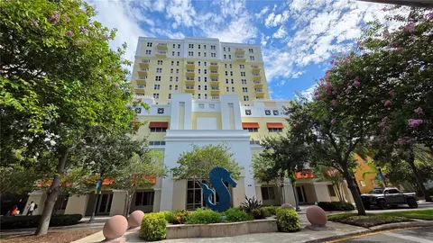 628 Cleveland St #905, Clearwater, FL 33755