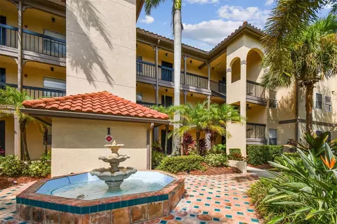 2400 Feather Sound Dr #126, Clearwater, FL 33762