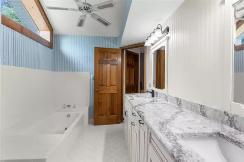 Bath - 17131 Dalberg Dr, Spring Hill, FL 34610 photo 3 of 6