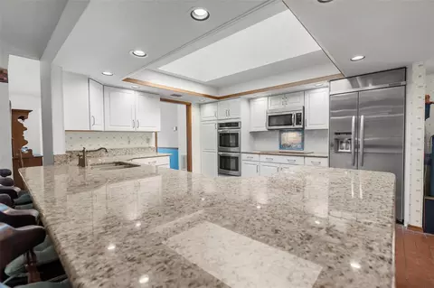 Kitchen - 17131 Dalberg Dr, Spring Hill, FL 34610 photo 5 of 10